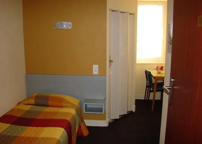 Otel Saint Sebastien 2*